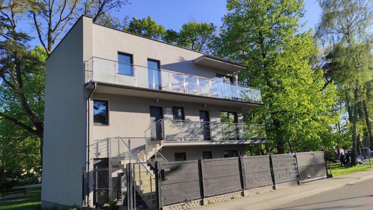 Domek W Parku Hel Exteriör bild